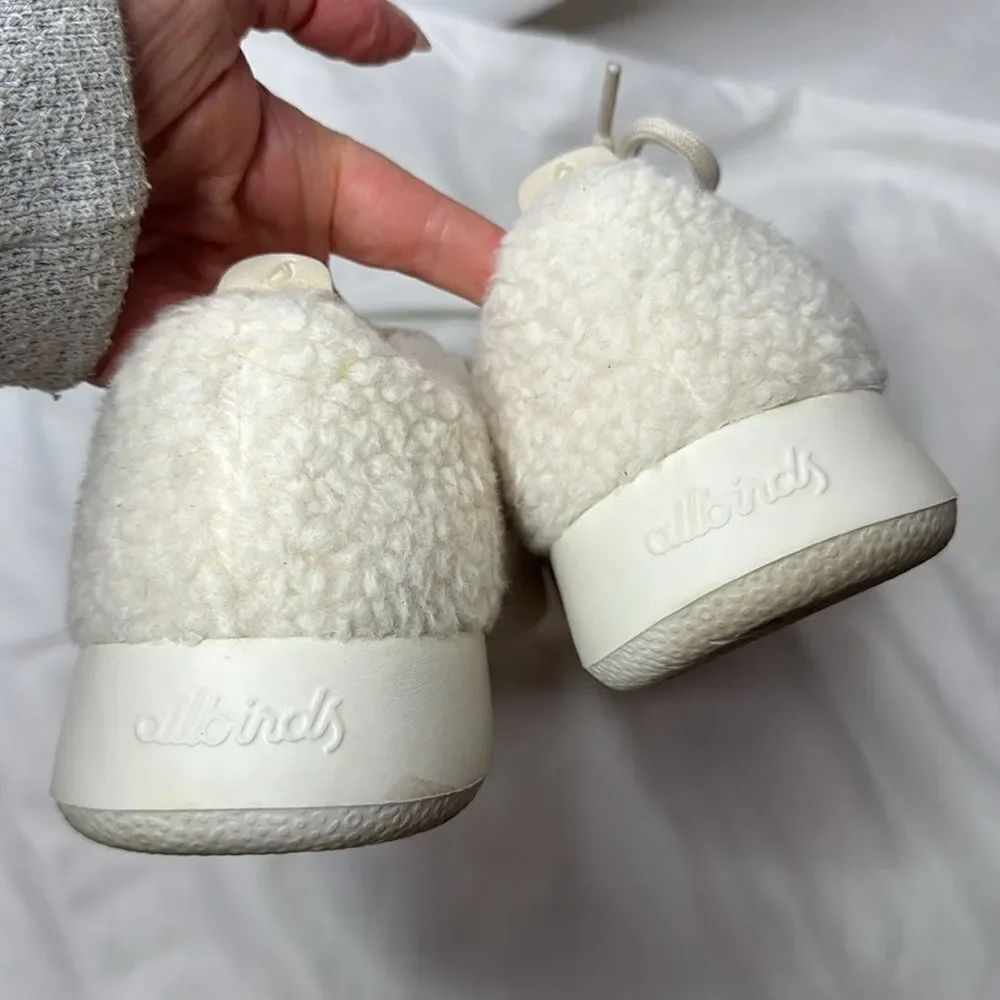 Allbirds Women’s White Wool Runner Fluffs Sneakers. Size 10.